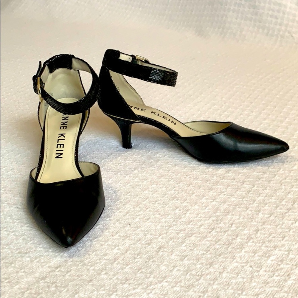 Anne Klein Pump